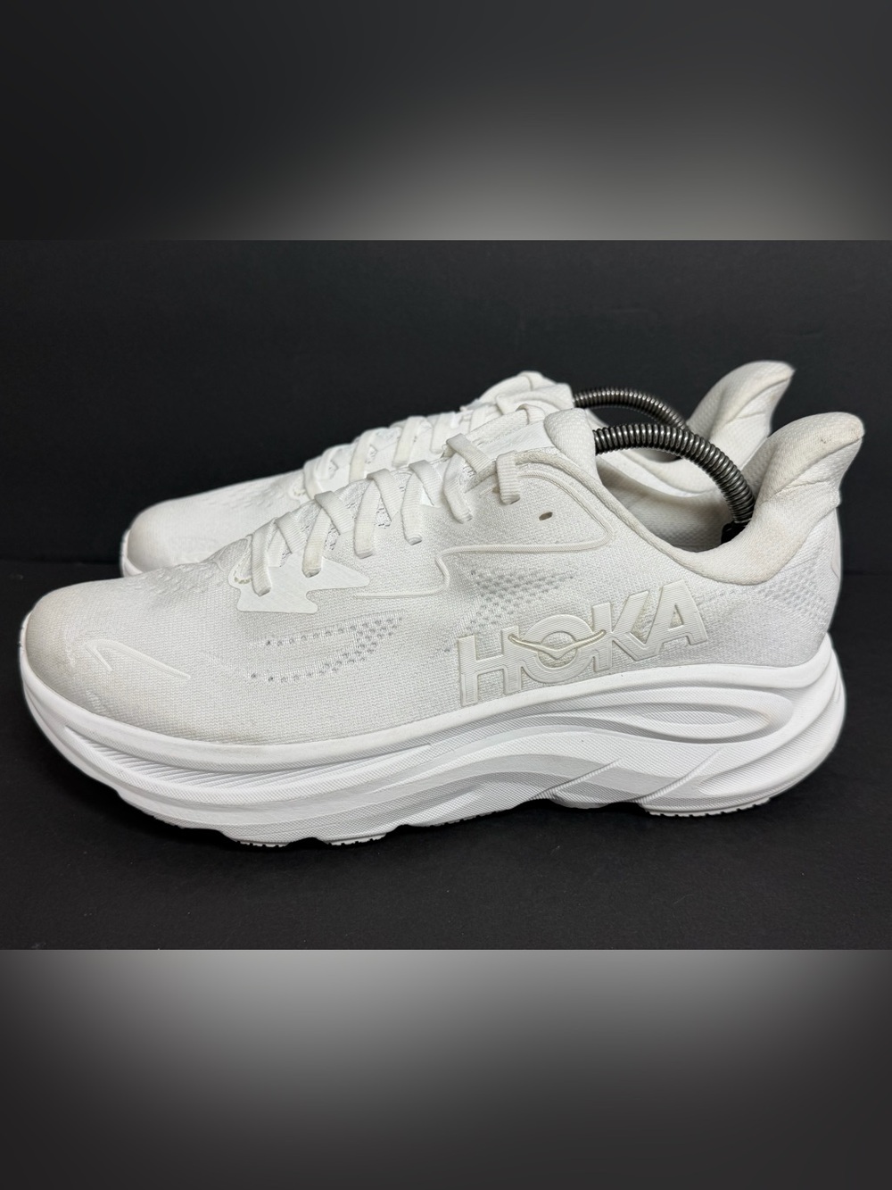 Hoka One Men's Clifton 10 Size 10.5 D Triple White Running Shoes NWOB
